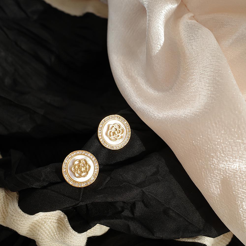 Khuyên Tai Dáng Tròn Đính Hoa Trà Phong Cách Hàn Quốc Ngọt Ngào Thời Trang Cho Nữ