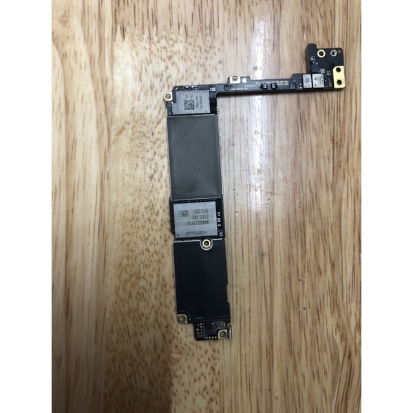 Main Điện Thoại  iFone 7 plus/Màu Đen/Full Vân Tay còn dùng tốt