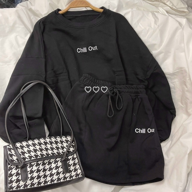 Áo croptop tay dài chân váy lưng thun