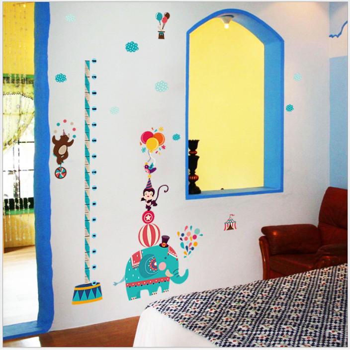 Decal dán tường thước đo chú voi và khỉ