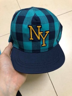 Mũ HM có sẵn