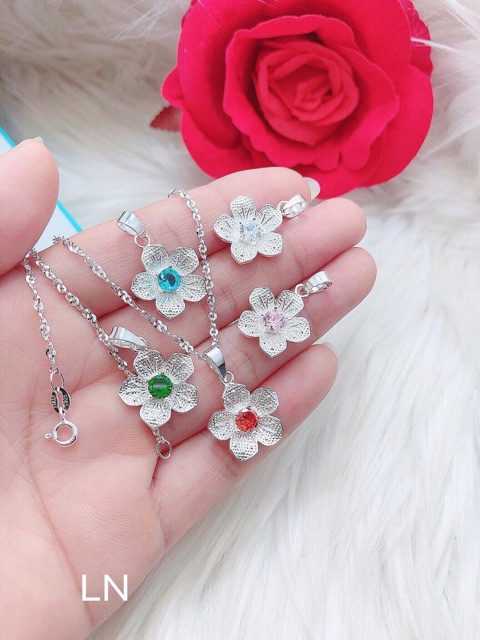 Dây chuyền bạc mặt hoa mai đính đá phong thuỷ DC0384