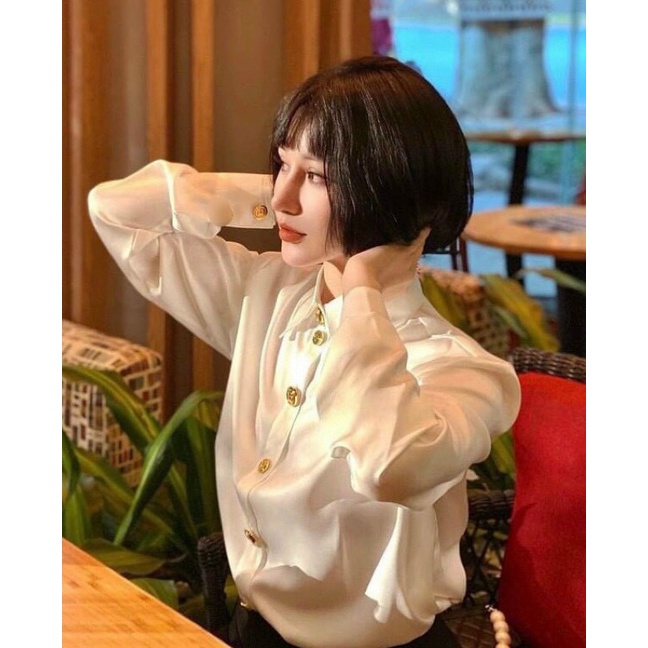 Áo sơmi lụa trắng tay dài khuy vàng