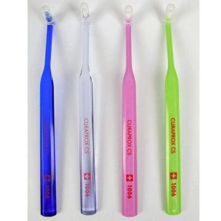 Bàn chải đầu nhỏ Curaprox 1006 Single cho răng niềng