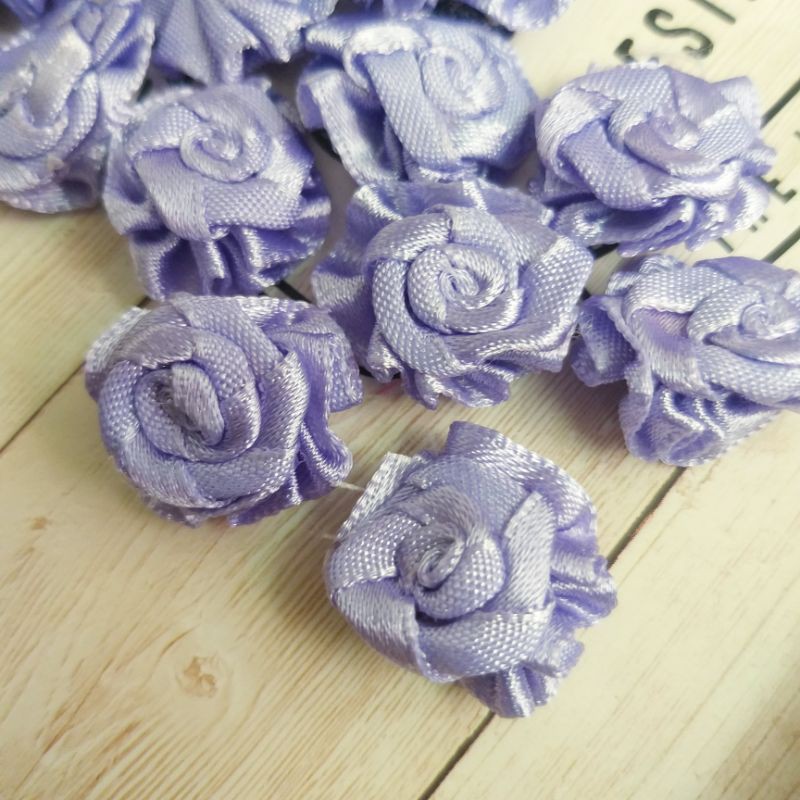 Hoa hồng trang trí , size  2cm