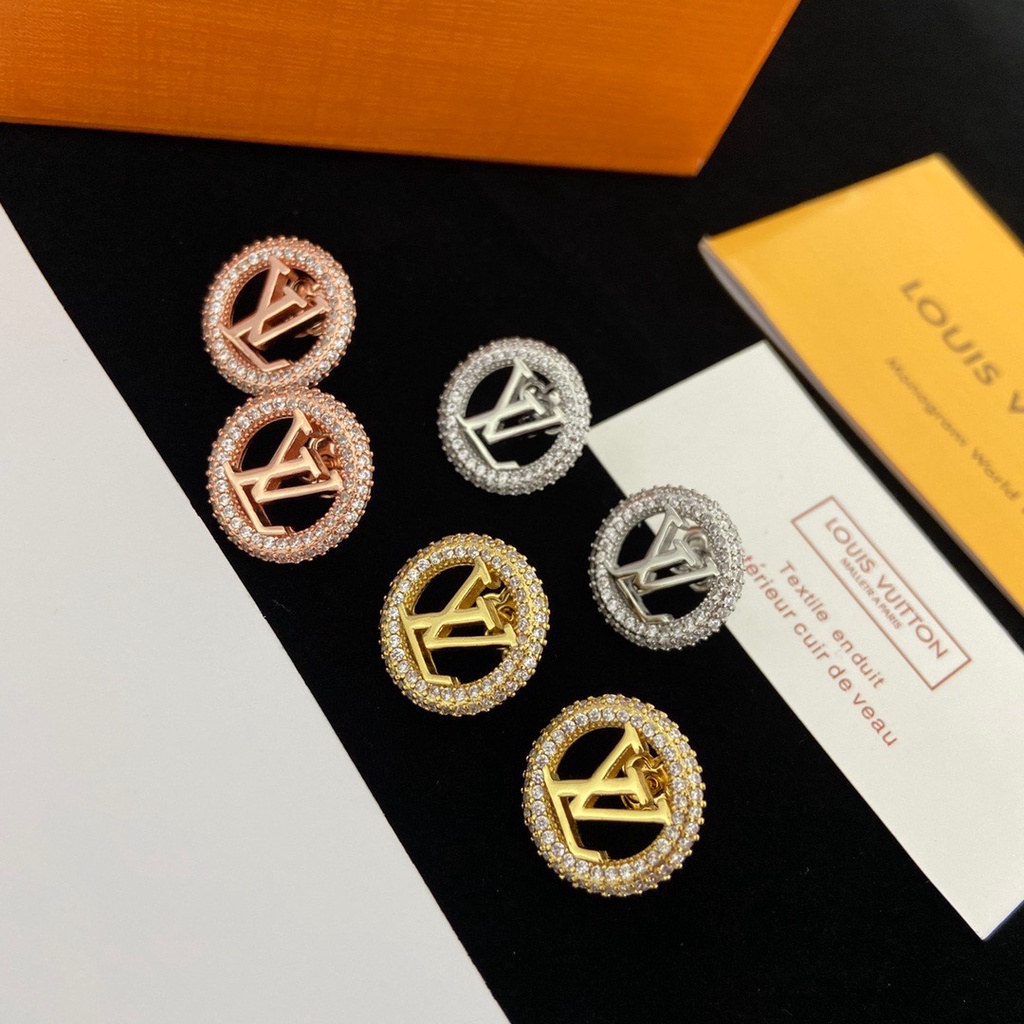 Bông Tai Louis Vuitton Đính Kim Cương Giả Hình Chữ Cái Thời Trang