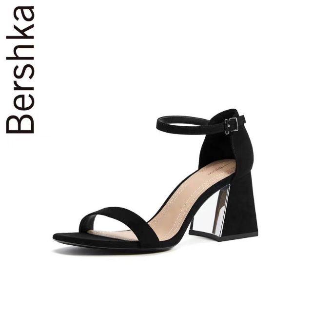 Sandal cao gót Bershka đình đám (chat trước check size ạ)