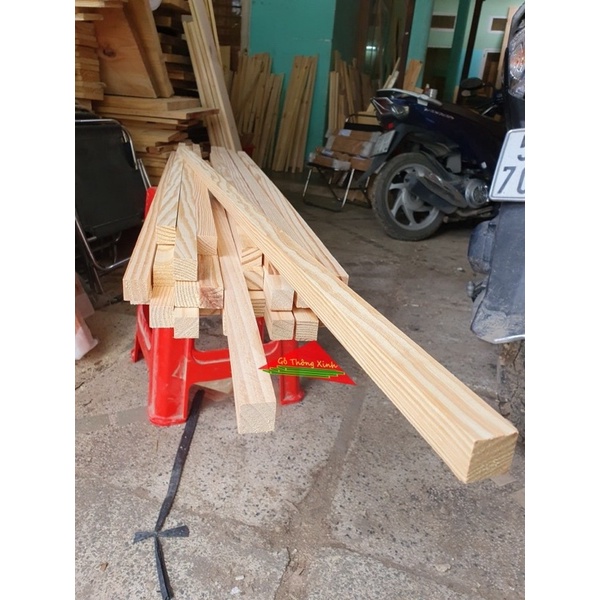 Thanh gỗ thông vuông 2cm ,dài 1m2 dùng làm nẹp, đóng chuồng thú cưng, làm khung viền,trang trí nhà cửa,chế DIY