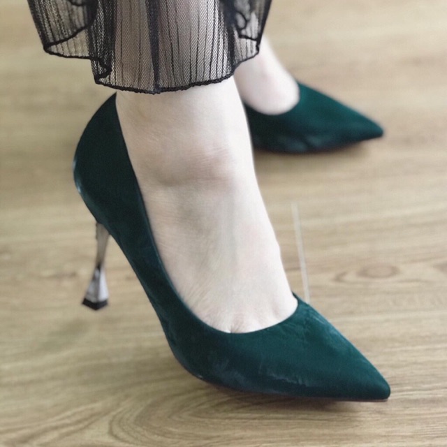 Giày cao gót màu xanh ngọc lục
