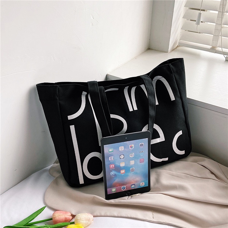 Túi Xách Canvas Sức Chứa Lớn In Chữ One Piece Cho Nữ