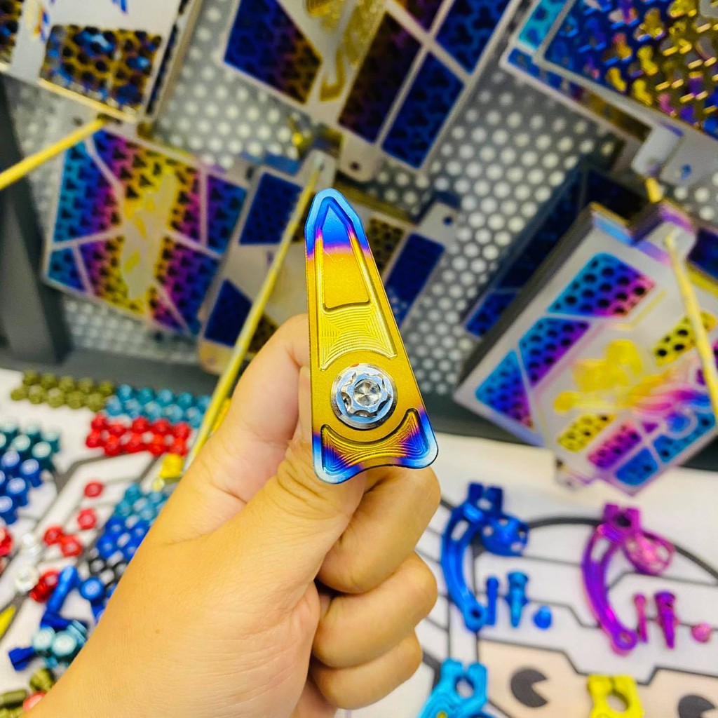 Móc Giỏ đồ xe Titanium