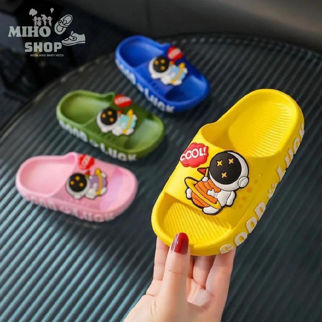 Dép Bánh Mì Phi Hành Gia Viền Chữ Siêu Đẹp Cho Bé Trai Bé Gái