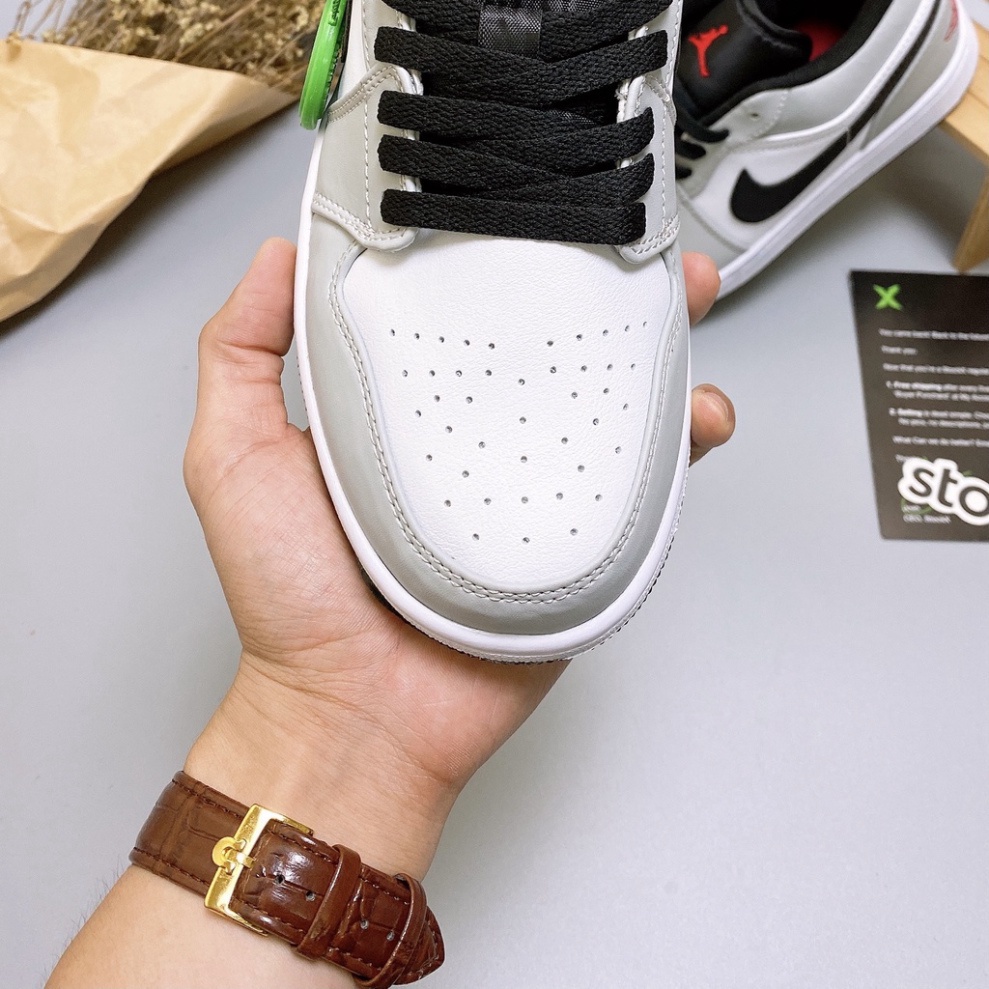 Giày Jordan cổ thấp màu xám tro nhạt nam nữ, Giày Jordan 1 low smoke grey xám bản đẹp full box bill phụ kiện | BigBuy360 - bigbuy360.vn