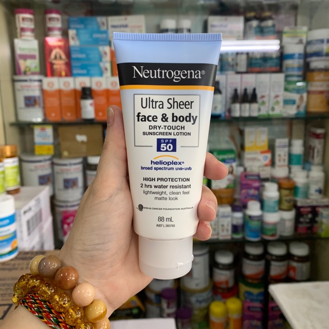 Kem chống nắng Neutrogena Ultra Sheer Face & Body Dry Touch Sunscreen Lotion SPF 50+ 88ml