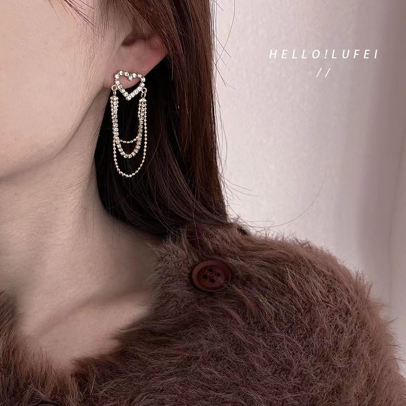 Khuyên Tai Tua Rua Hình Trái Tim Thời Trang Cho Nữ