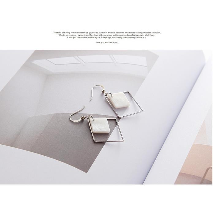 Bông tai trắng hình vuông Hàn Quốc