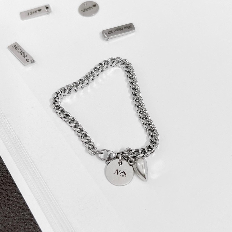 Tag khắc tên gắn