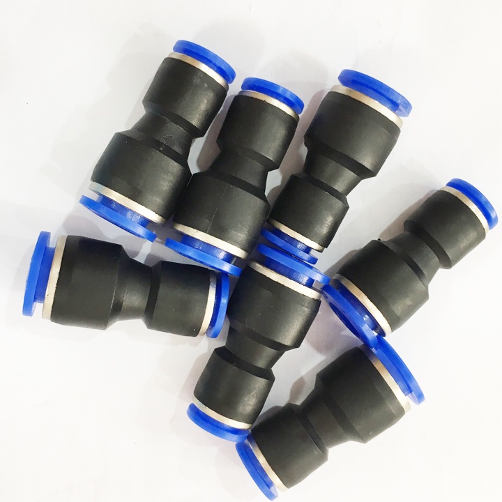 Cut nối ống plastic 10mm với ống 8mm dùng cho hệ thống phun sương