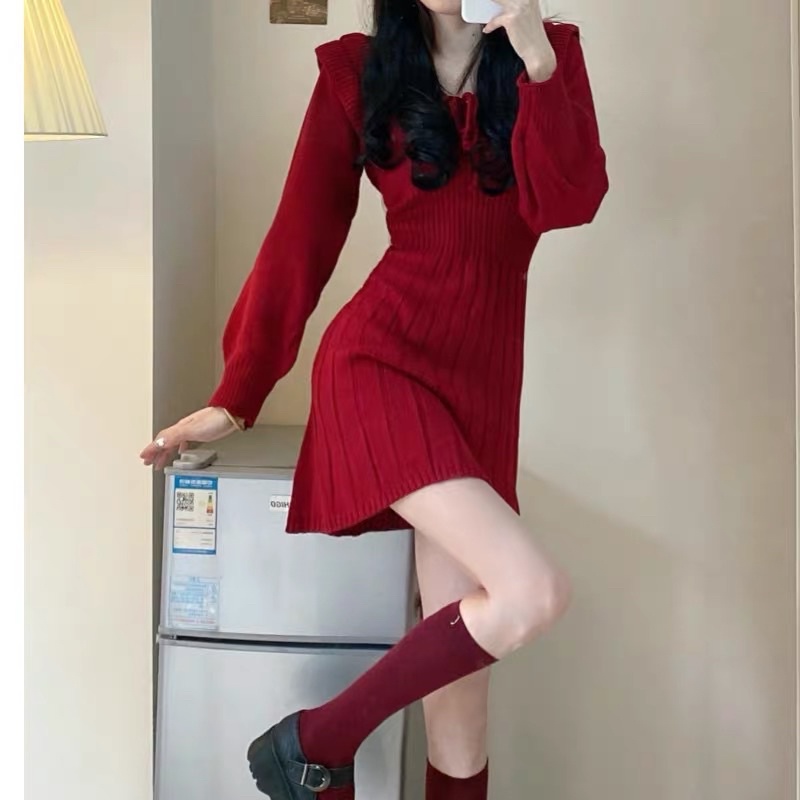 Váy Đỏ Mặc Tết Dệt Kim Trễ Vai Tay Bồng Chiết Eo Xoè Tôn Dáng Len Xinh Xắn