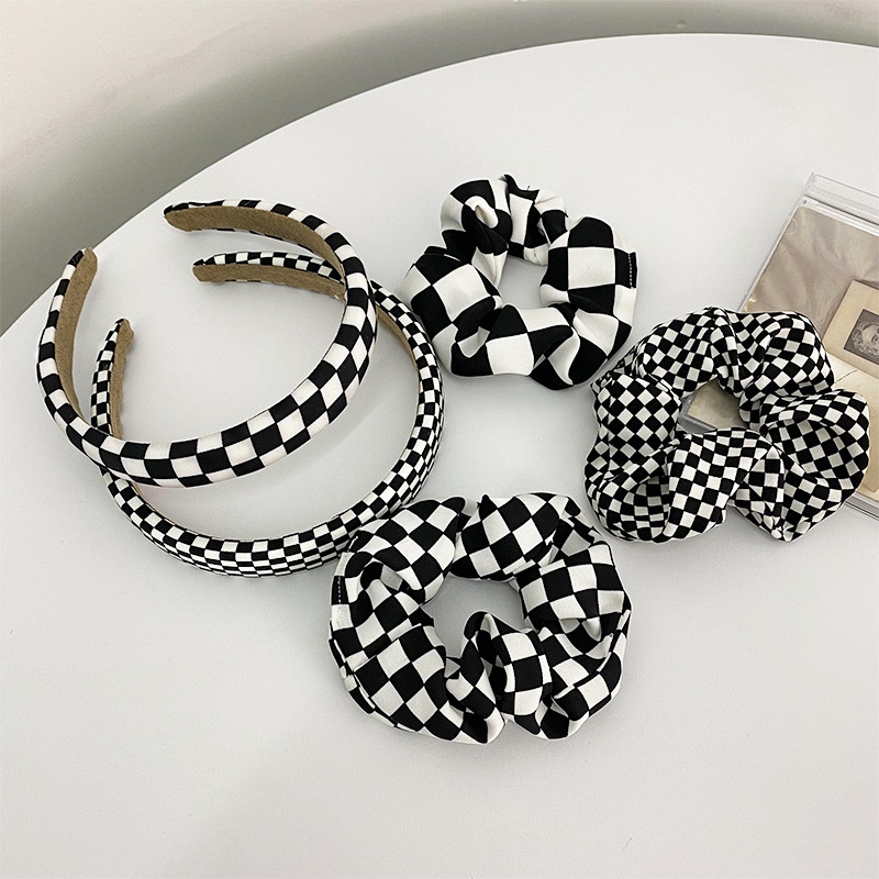 Cột tóc scrunchies cài tóc sọc caro đen trắng hàn quốc hot Tiluca S52
