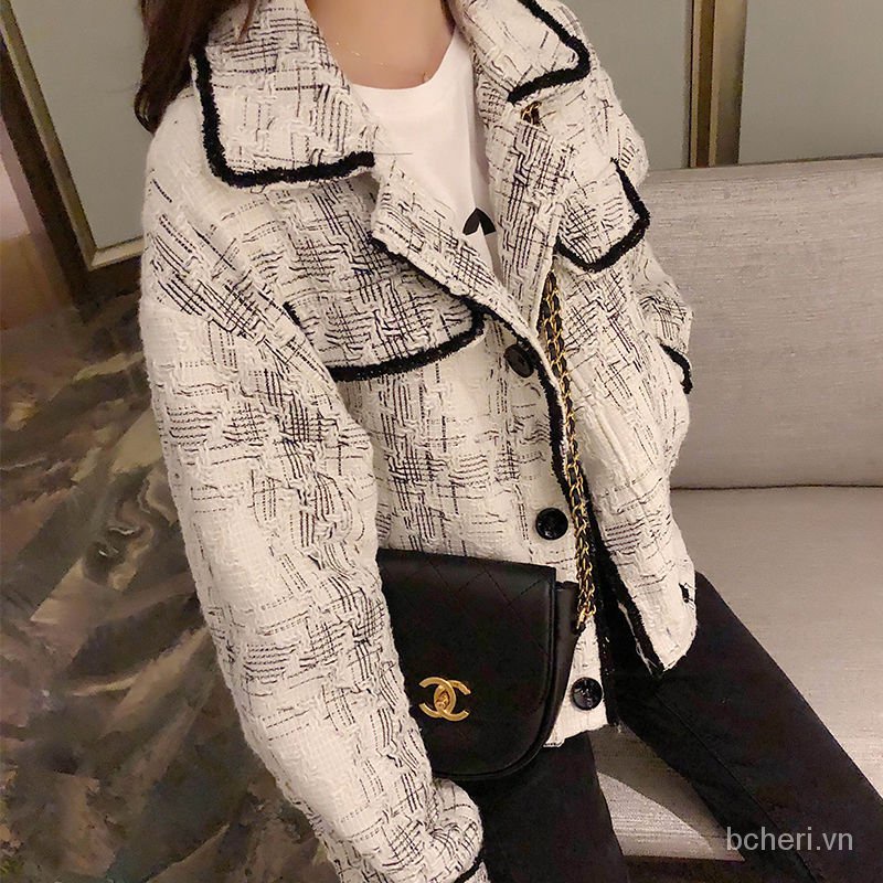 Áo sơ mi cổ vest mỏng màu trắng đen thời trang thu đông 2021 | BigBuy360 - bigbuy360.vn