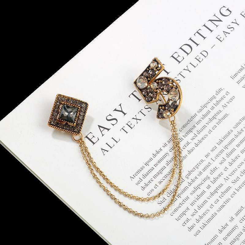 Ghim cài áo hình số 5 đính đá phong cách vintage độc đáo