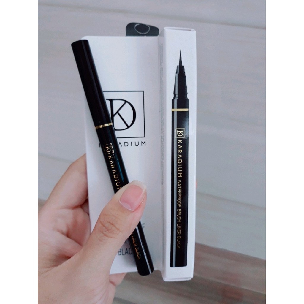 Bút Dạ Kẻ Mắt Karadium WATERPROOF BRUSH LINER BLACK