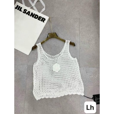 Áo croptop 3 lỗ lưới phối hoa nổi