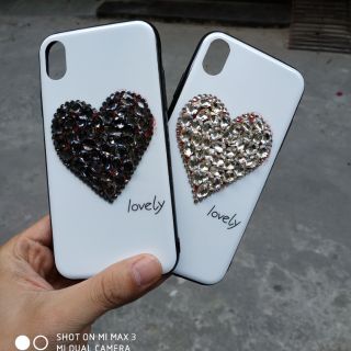 Ốp lưng iPhone XS Max mặt kính gắn đá trái tim viền dẻo silicone