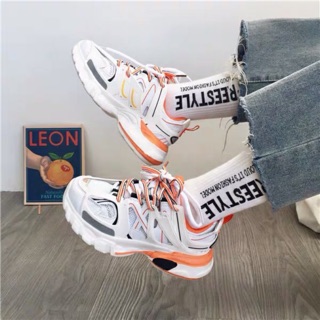 Giày order hàng quảng châu