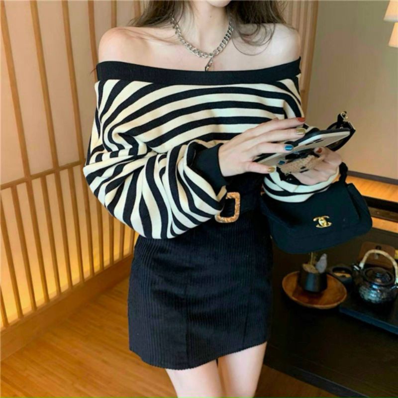 SET ÁO SỌC ĐEN BẸT VAI CHÂN VÁY NHUNG