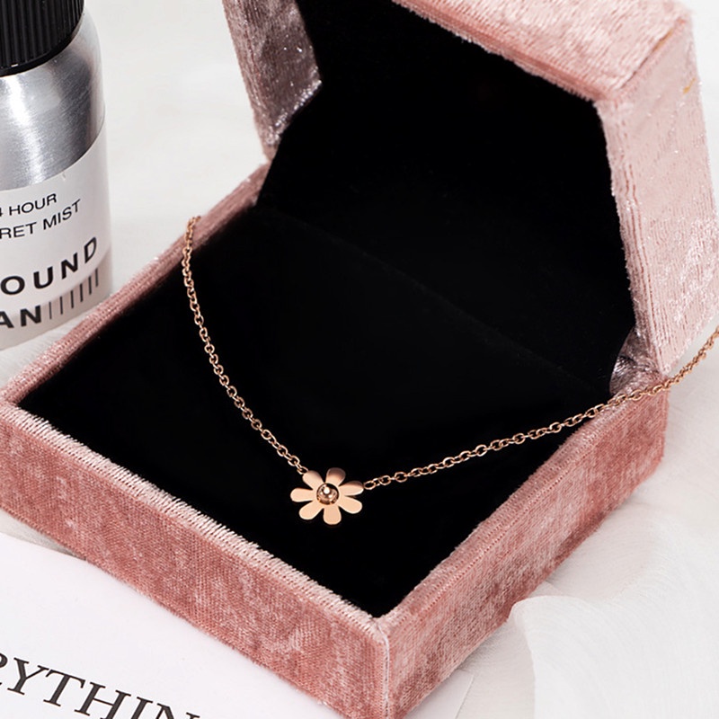 dây chuyền nữ Titan 18k vàng bằng thép không gỉ Vòng cổ nữ Hoa cúc Phụ kiện Hàn Quốc