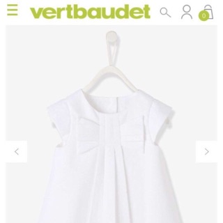 Đầm trắng vertbaudet