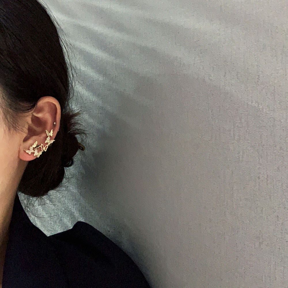 Đôi bông tai mặt hình bướm đính đá thời trang