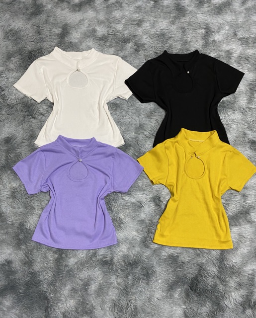 Áo kiểu khoét ngực cổ cao đính ngọc