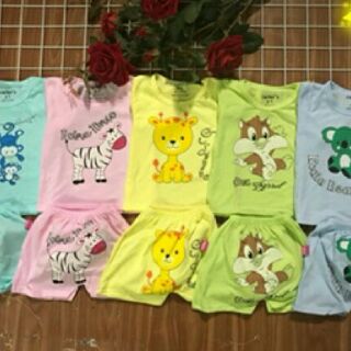 Set 5 bộ quần áo cộc tay cho bé