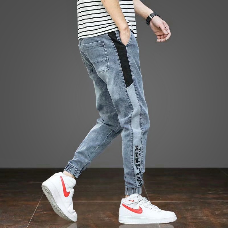 Quần Jogger Jeans nam màu xám lông chuột chữ in bó gấu lưng chun 7027 2021 pon.mens