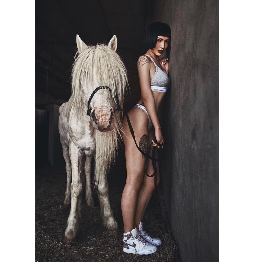 Áo Ngực Thể Thao Dây Chéo Lưng Có Mút Đệm * 1