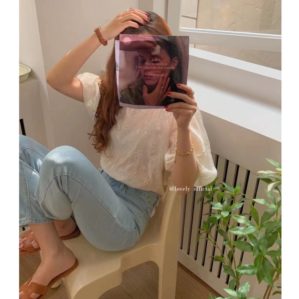 Áo Sơ Mi Tay Phồng Cổ Tròn Phối Ren Phong Cách Hàn Quốc Thời Trang Cho Nữ