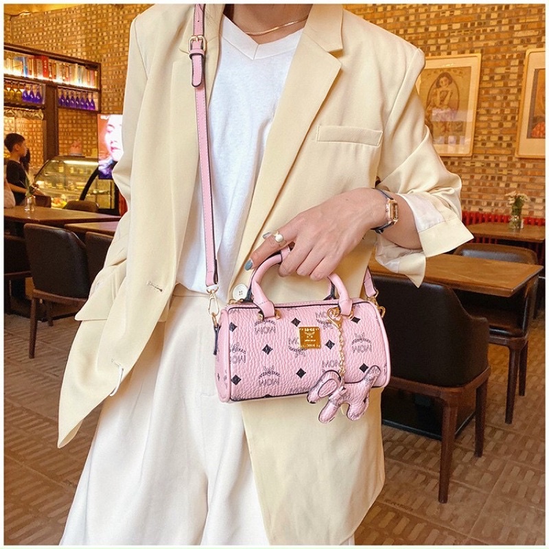 Túi trống in họa tiết chữ M kèm phụ kiện móc kèm dây đeo chéo❣️freeship❣️