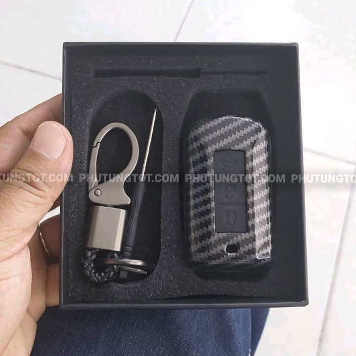 Ốp chìa khóa Xpander vân Carbon chìa 2 nút bấm kèm móc treo sang trọng