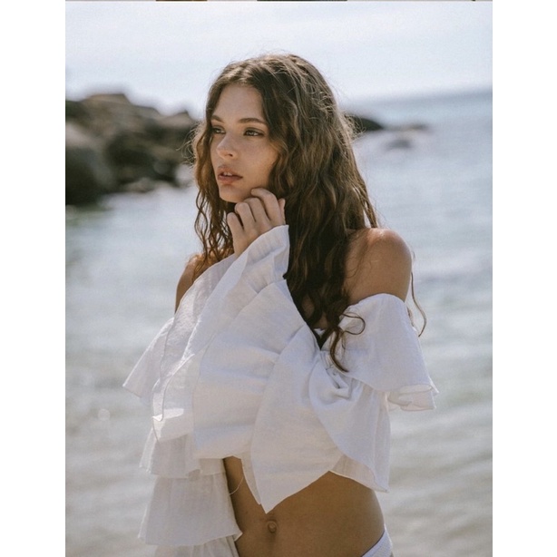 Áo Croptop Trễ Vai Voan Tầng Tay Dài Tiểu Thư Sang Chảnh - FIORI STORE 299