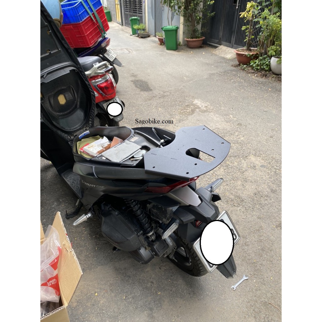 Thùng xe Vario mẫu thùng B32N-ADV phiên bản cao cấp, đủ phụ kiện và baga SRV Vario, hàng Givi chính hãng, bảo hành 2 năm