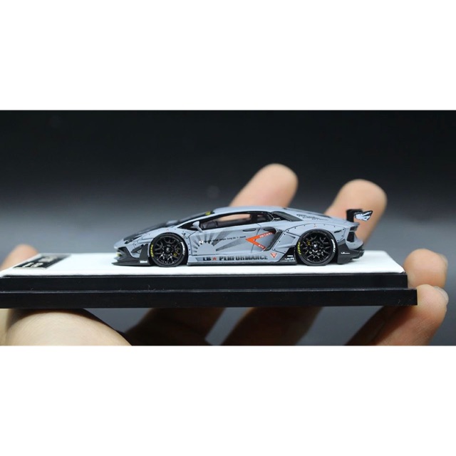 Mô hình 1:64 Lamborghini Aventador LBWK 1/64