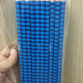 Bút chì đen. Chì màu. Gôm. Chuốt chì