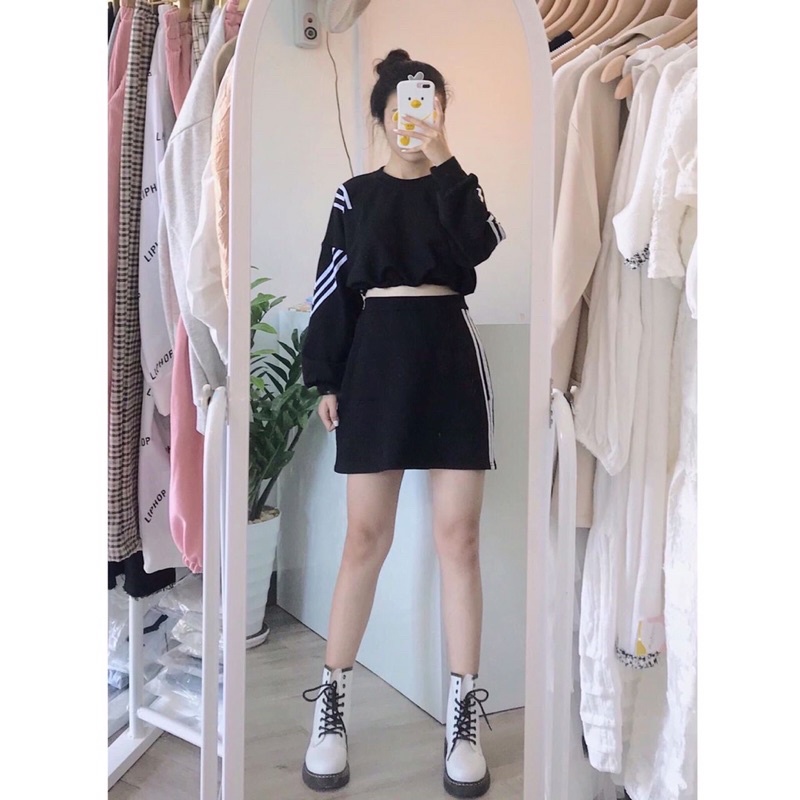 Set váy quần áo sporty viền sọc trắng màu đen, cá tính năng động