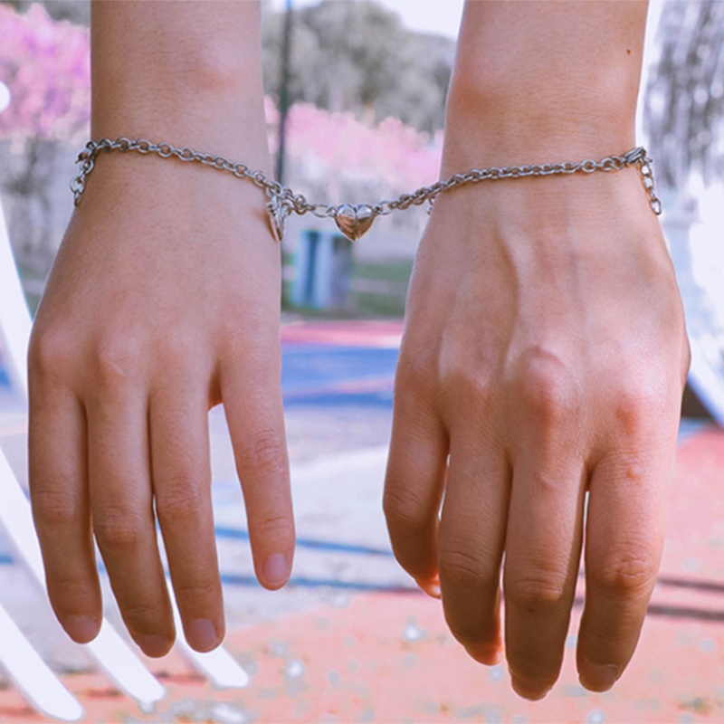 Vòng Tay Chuỗi Hạt Nam Châm Mặt Hình Trái Tim Thời Trang Cho Cặp Đôi