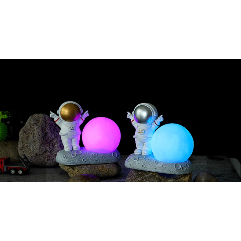 Đèn led hình phi hành gia, decor không gian nội thất, trưng bày quà tặng, có kèm pin