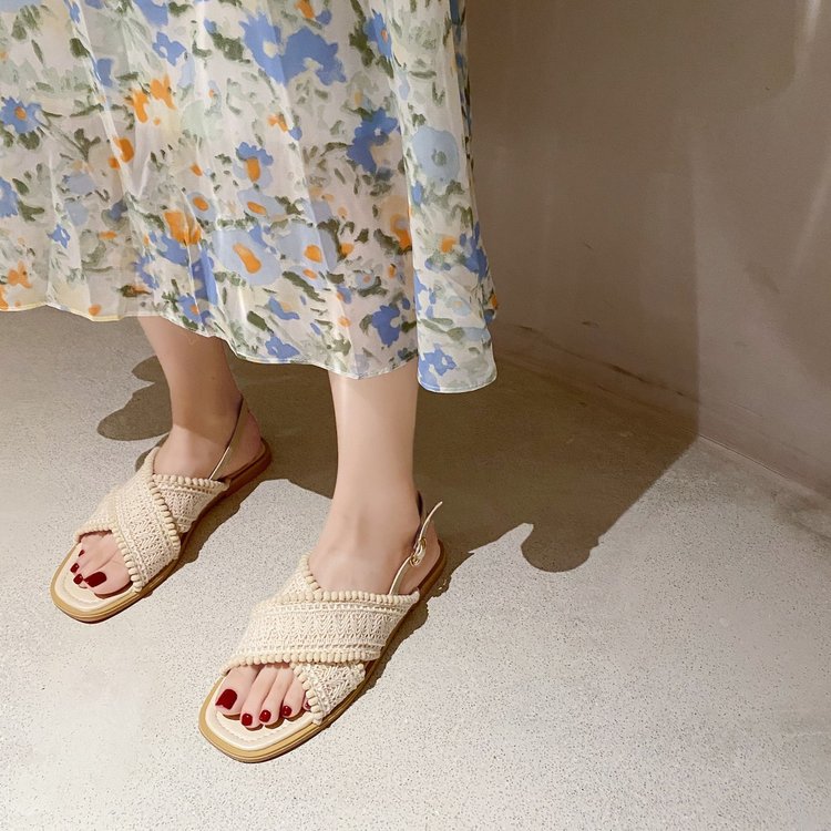 [ Mã 66CBSALE giảm 30K đơn 200K] Xăng Đan Đế Bằng Hở Ngón Phối Nút Chéo Xinh Xắn Dành Cho Nữ | BigBuy360 - bigbuy360.vn