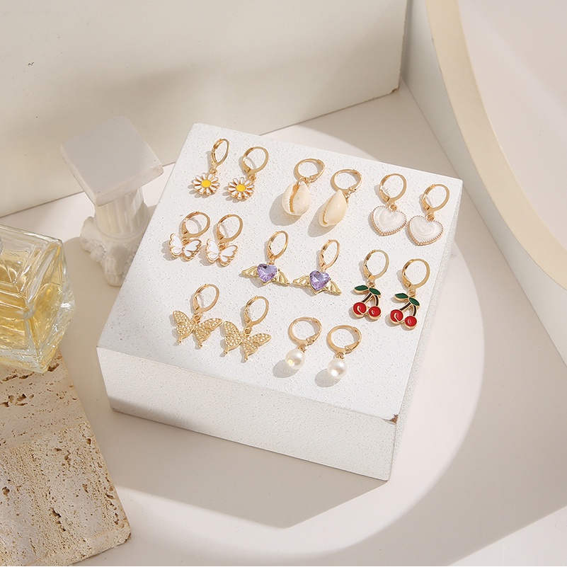 Set 16 bông tai tròn 17KM màu vàng mặt hình bướm / quả cherry / hoa cúc / trái tim / vỏ sò / ngọc trai / pha lê đa dạng